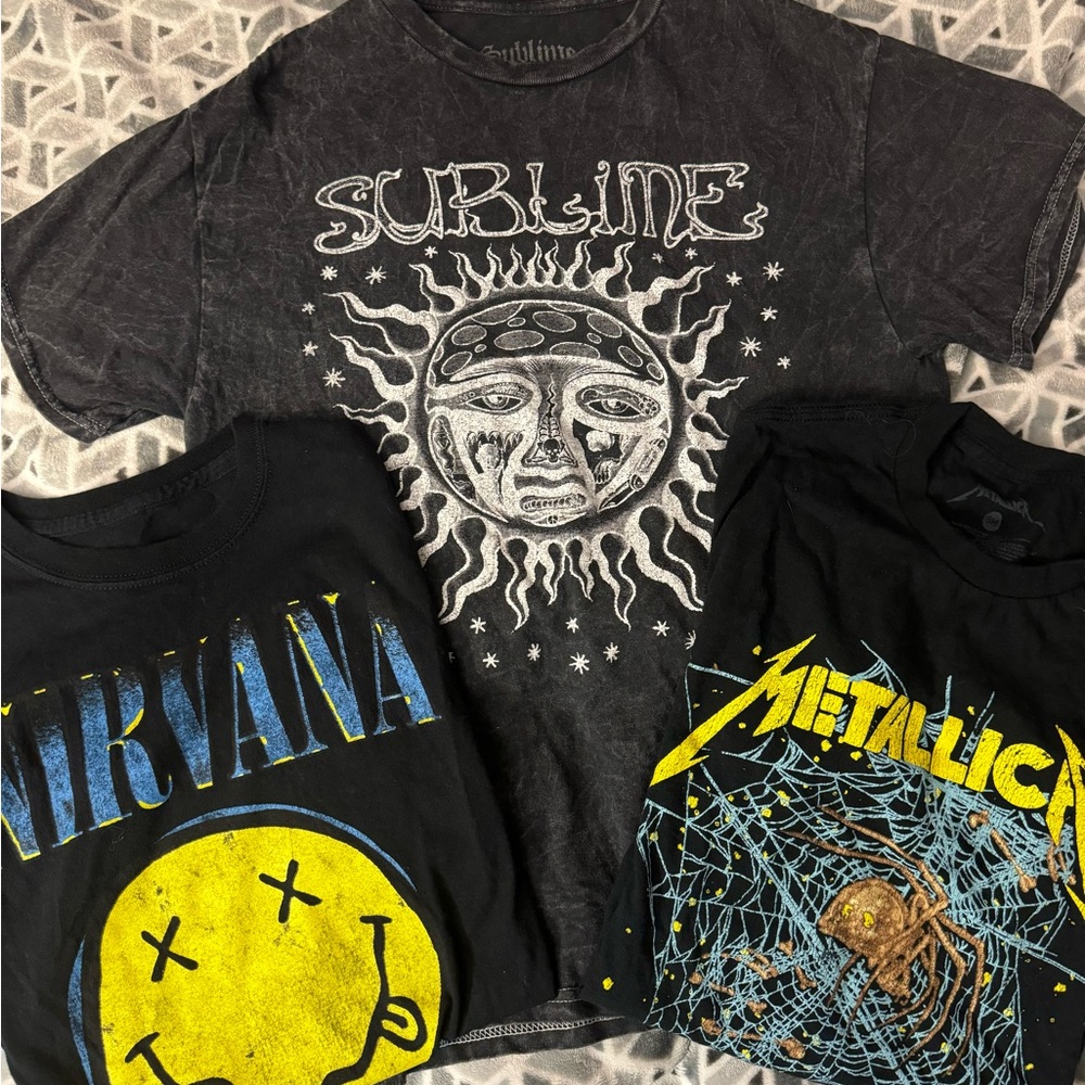 Hot topic 3 band/Rock/Grunge/Metal multiple t-shirts